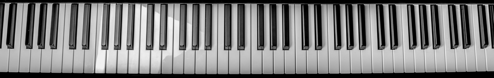 Picture of a piano keyboard